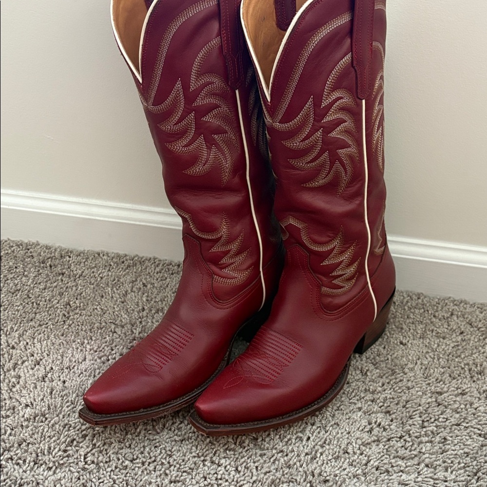 The Annie Tecovas Burgundy Heeled Boots with White Stitching - Picture 2 of 5